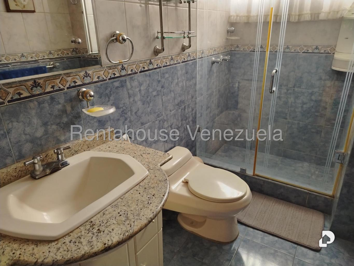 Apartamento en El Rosal, Caracas – 18