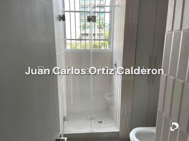 Apartamento en Los Palos Grandes, Caracas – 14