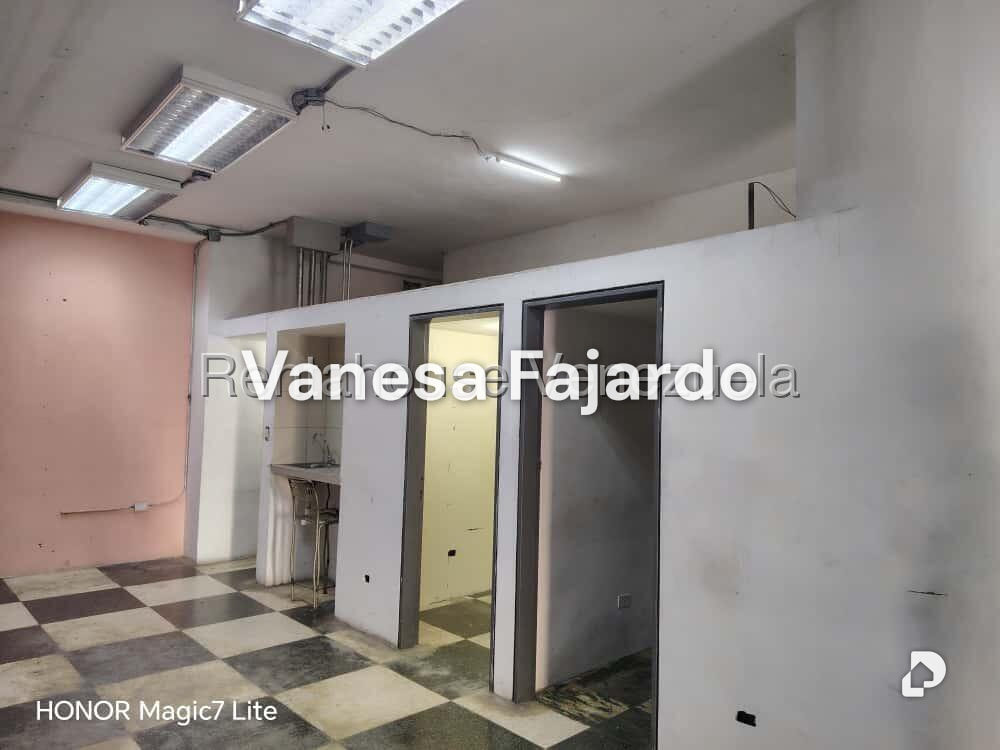 Local comercial en La Candelaria, Caracas – 17