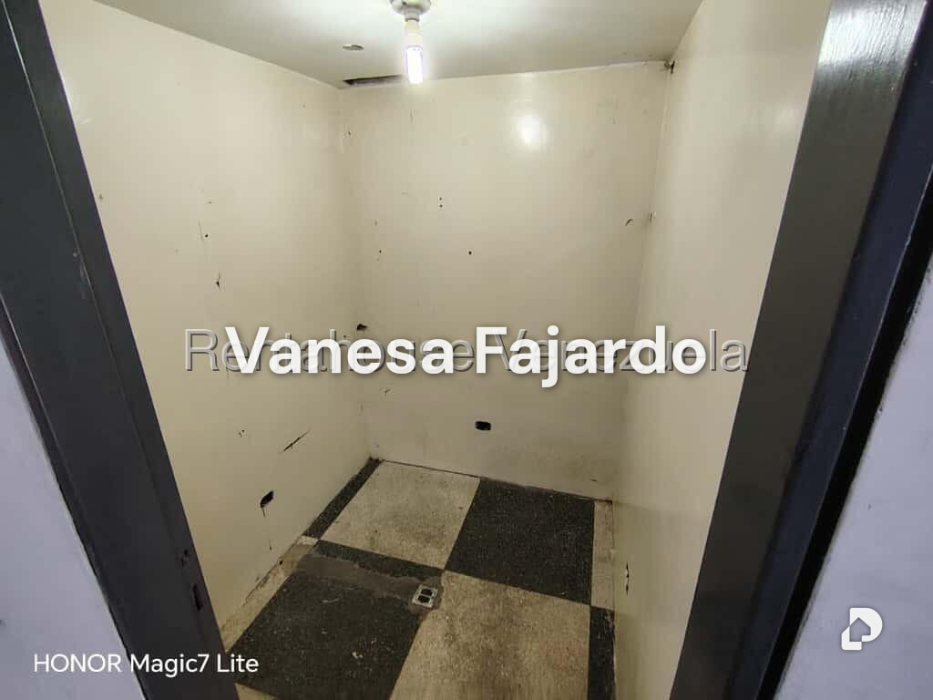 Local comercial en La Candelaria, Caracas – 18