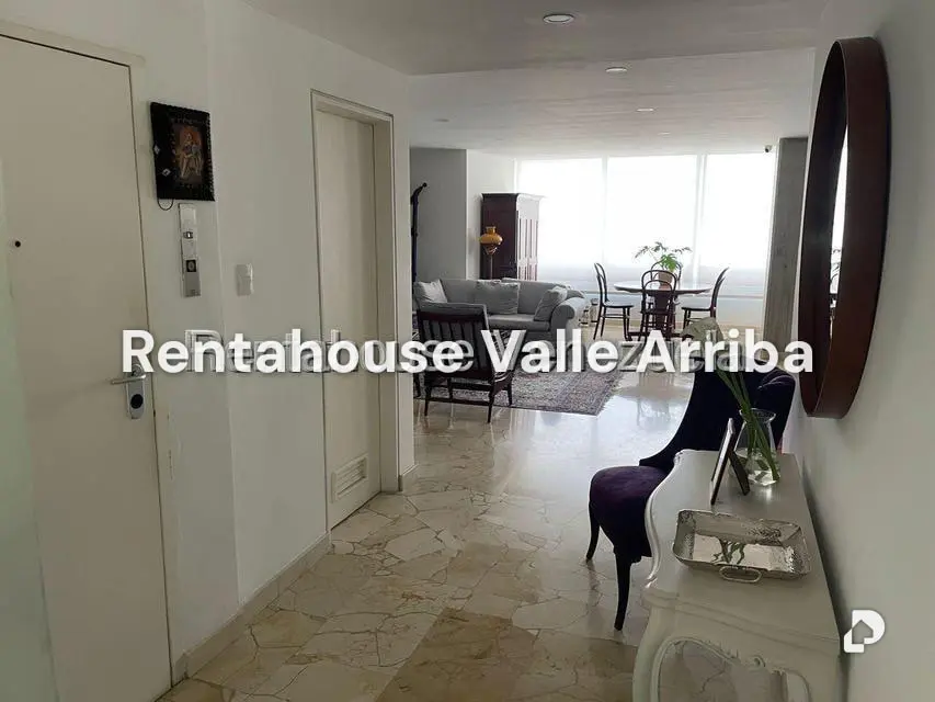 Apartamento en Lomas de Las Mercedes, Caracas – 2