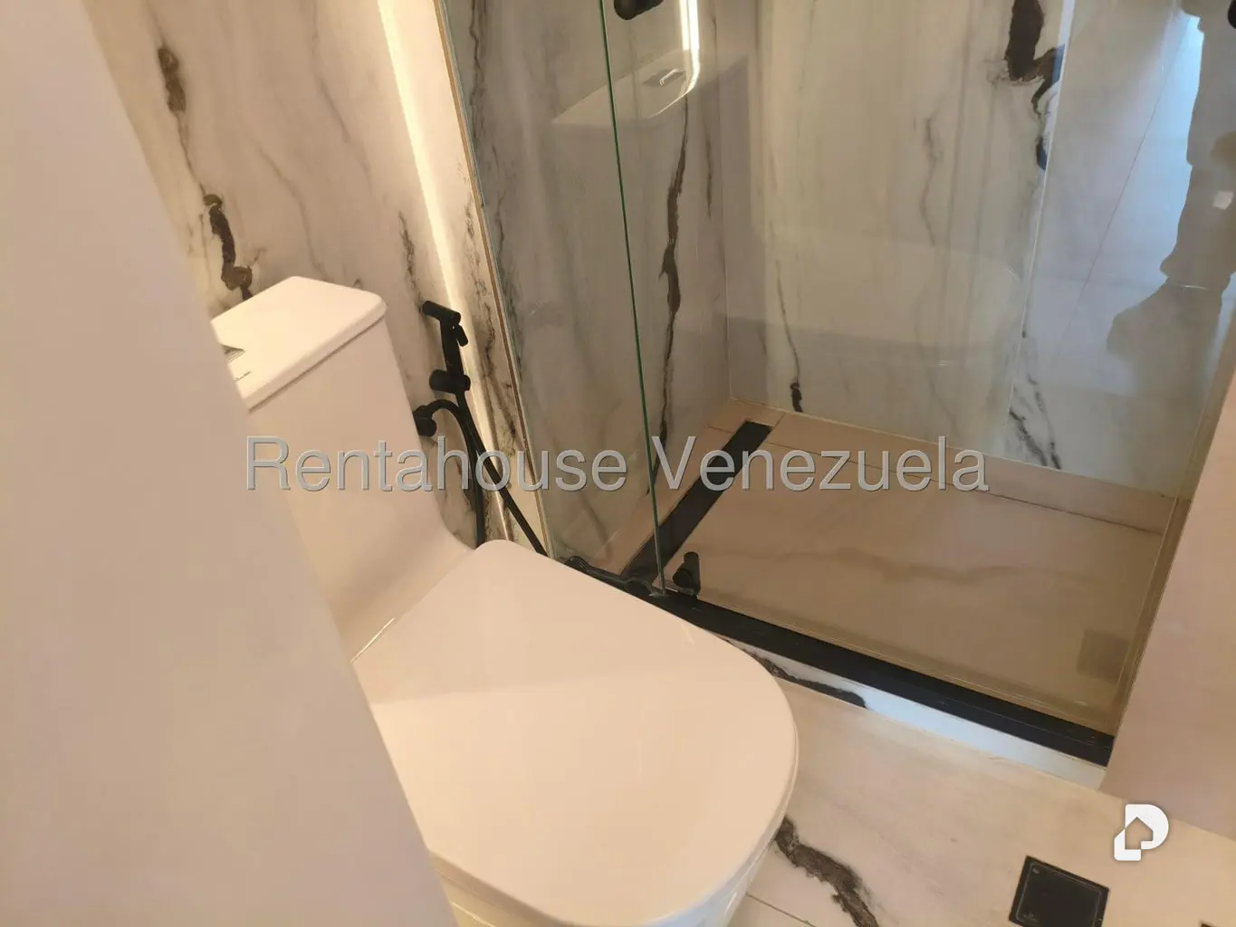 Apartamento en Los Palos Grandes, Caracas – 10