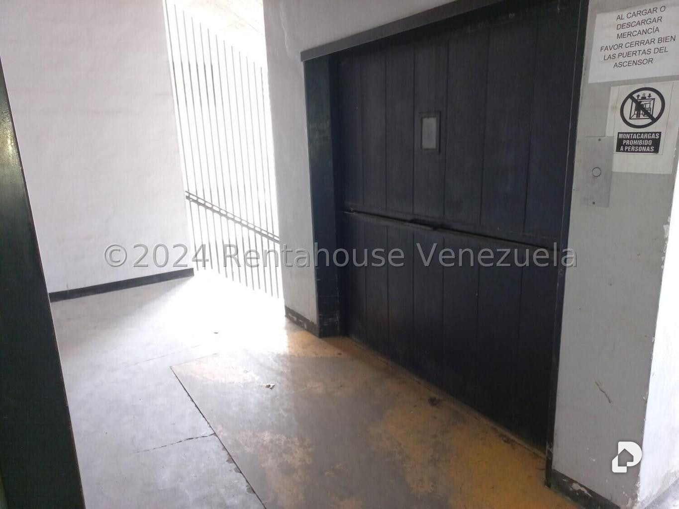 Edificio en El Llanito, Caracas – 25