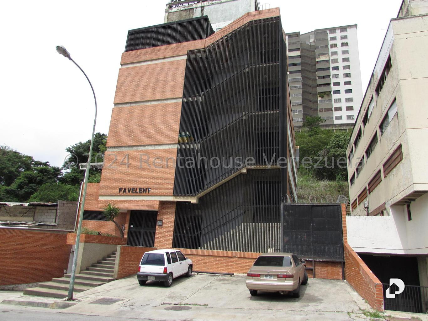 Edificio en El Llanito, Caracas – 1