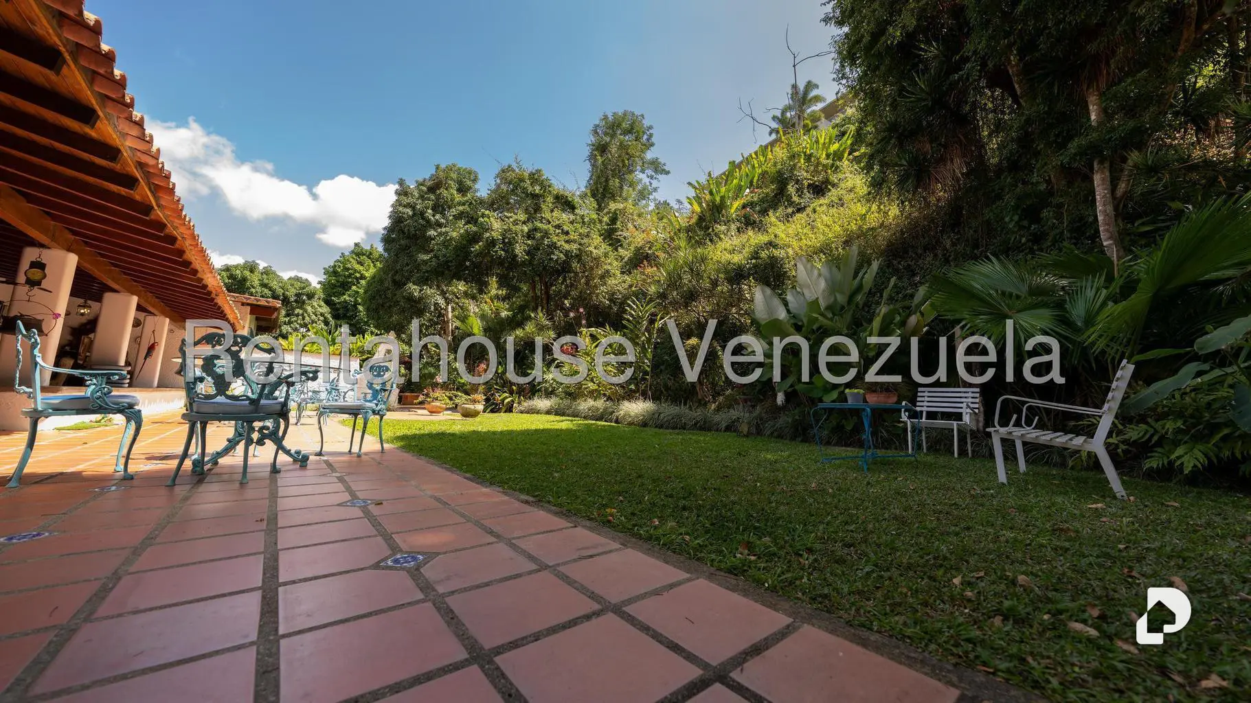 Casa en Cerro Verde, Caracas – 27