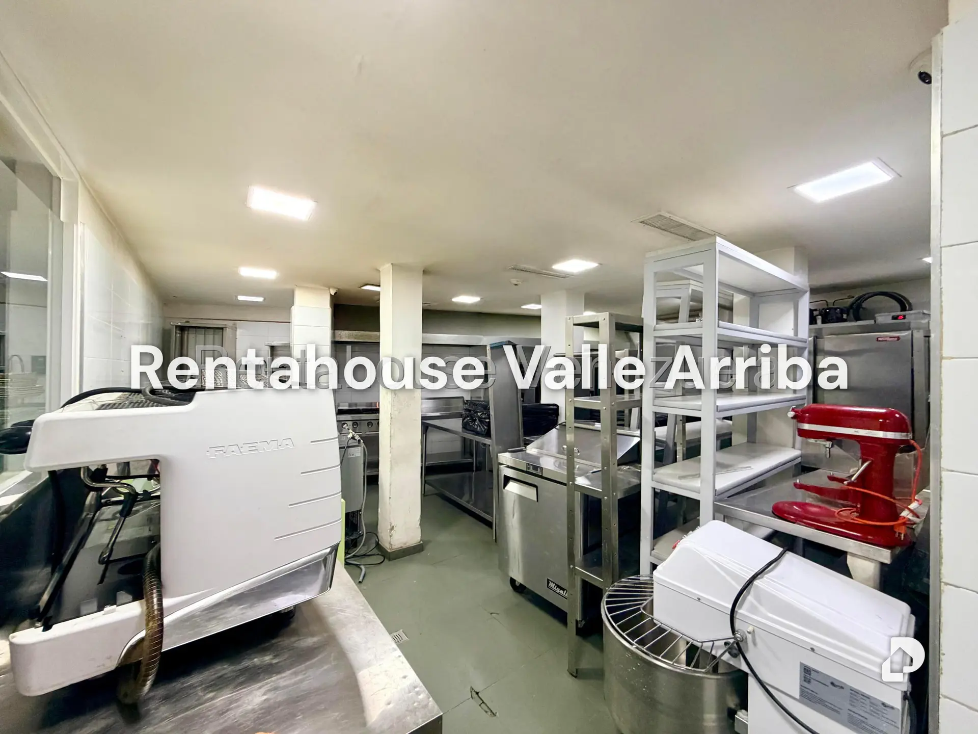 Local comercial en La Florida, Caracas – 12