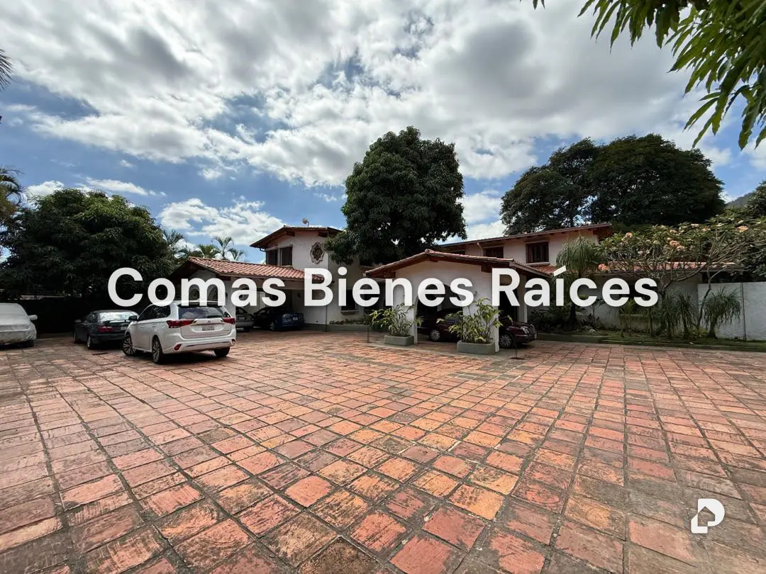 House in Country Club, Caracas – 1