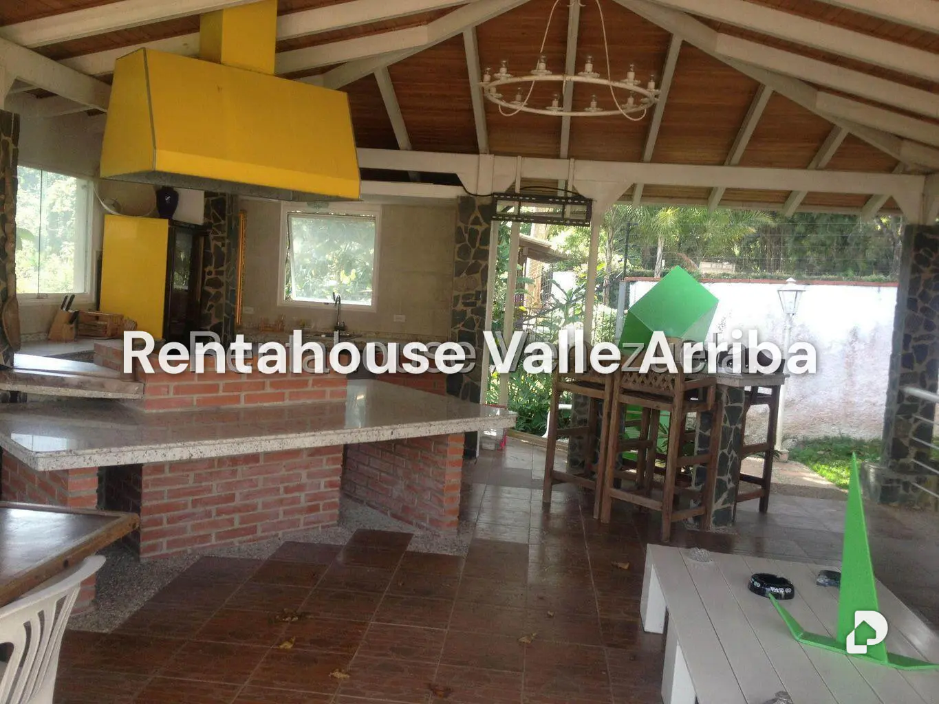 Casa en Lomas de La Lagunita, Caracas – 16