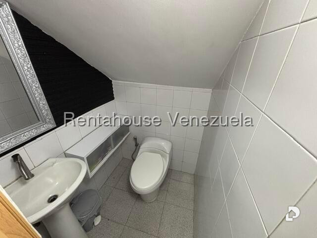 Local comercial en La Florida, Caracas – 13