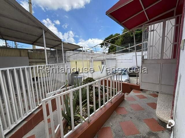 Local comercial en La Florida, Caracas – 4