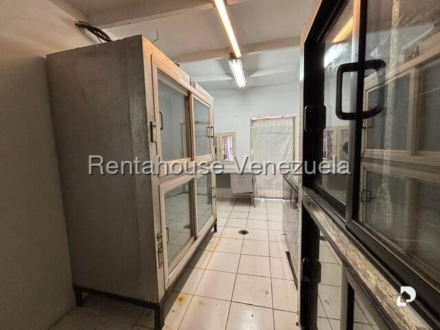 Local comercial en La Florida, Caracas – 21