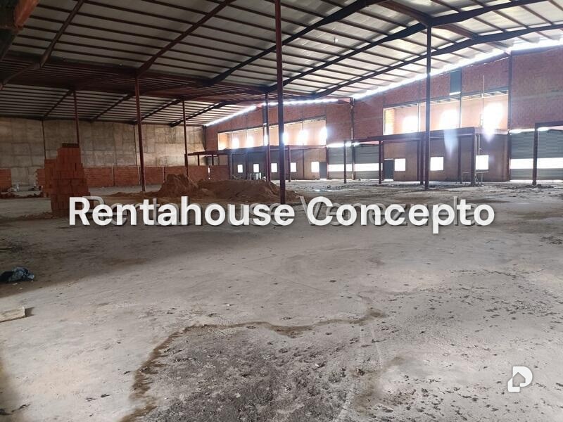 Local comercial en Zona Industrial El Recreo, Valencia