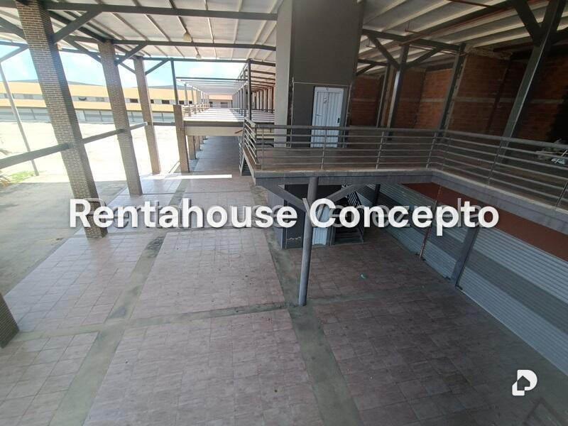 Local comercial en Zona Industrial El Recreo, Valencia