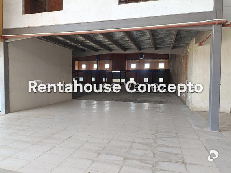 Local comercial en Zona Industrial El Recreo, Valencia
