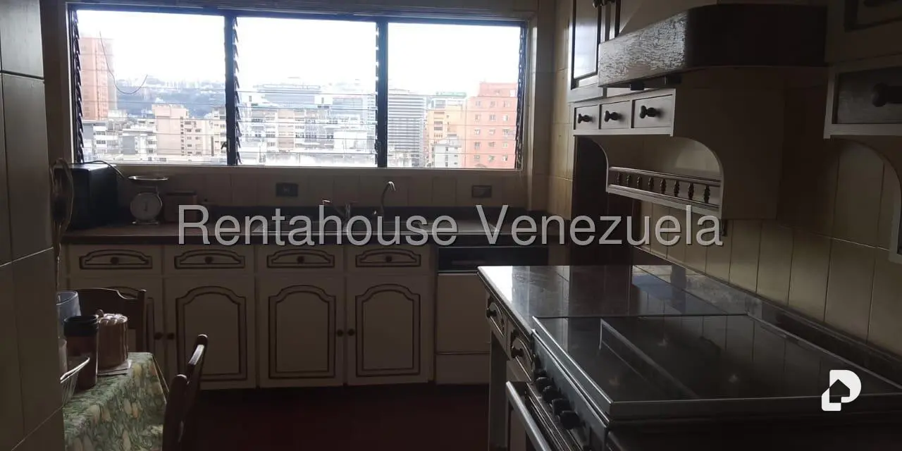 Apartamento en La Florida, Caracas – 18