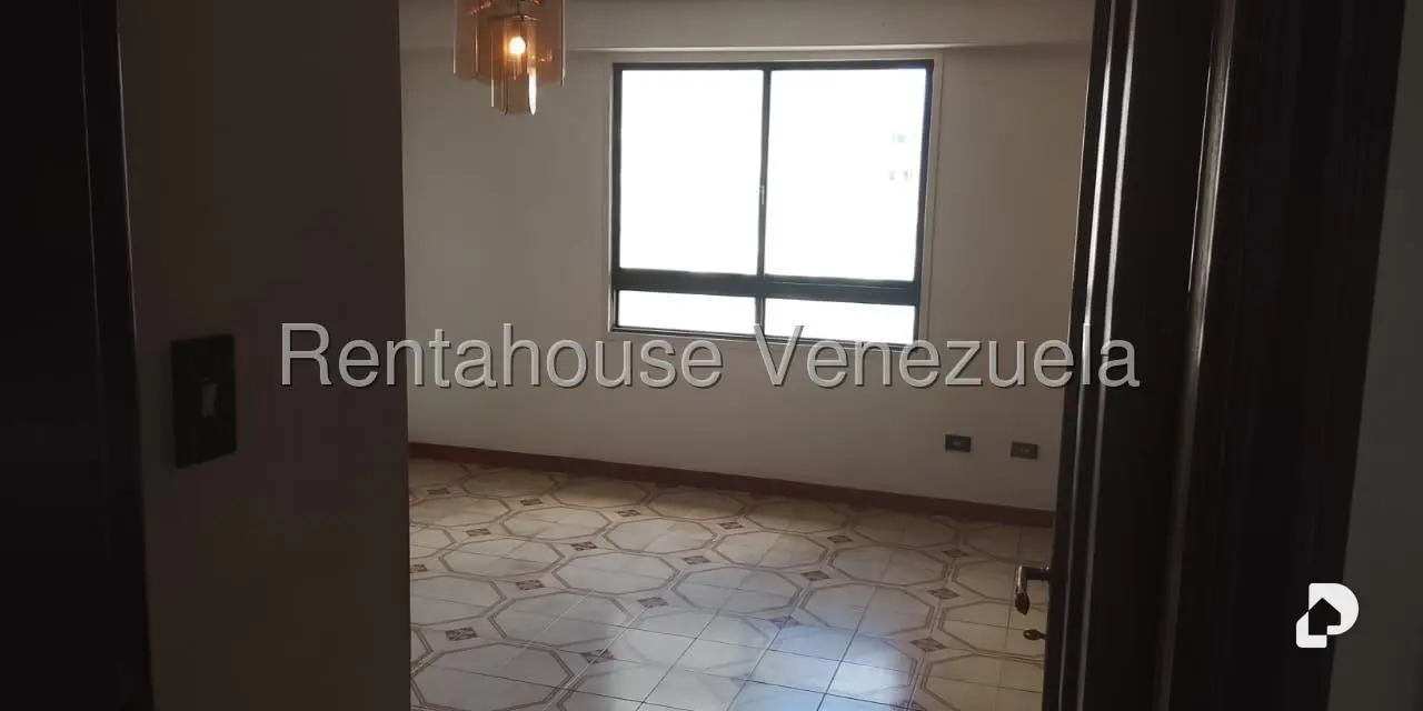 Apartamento en La Florida, Caracas – 12