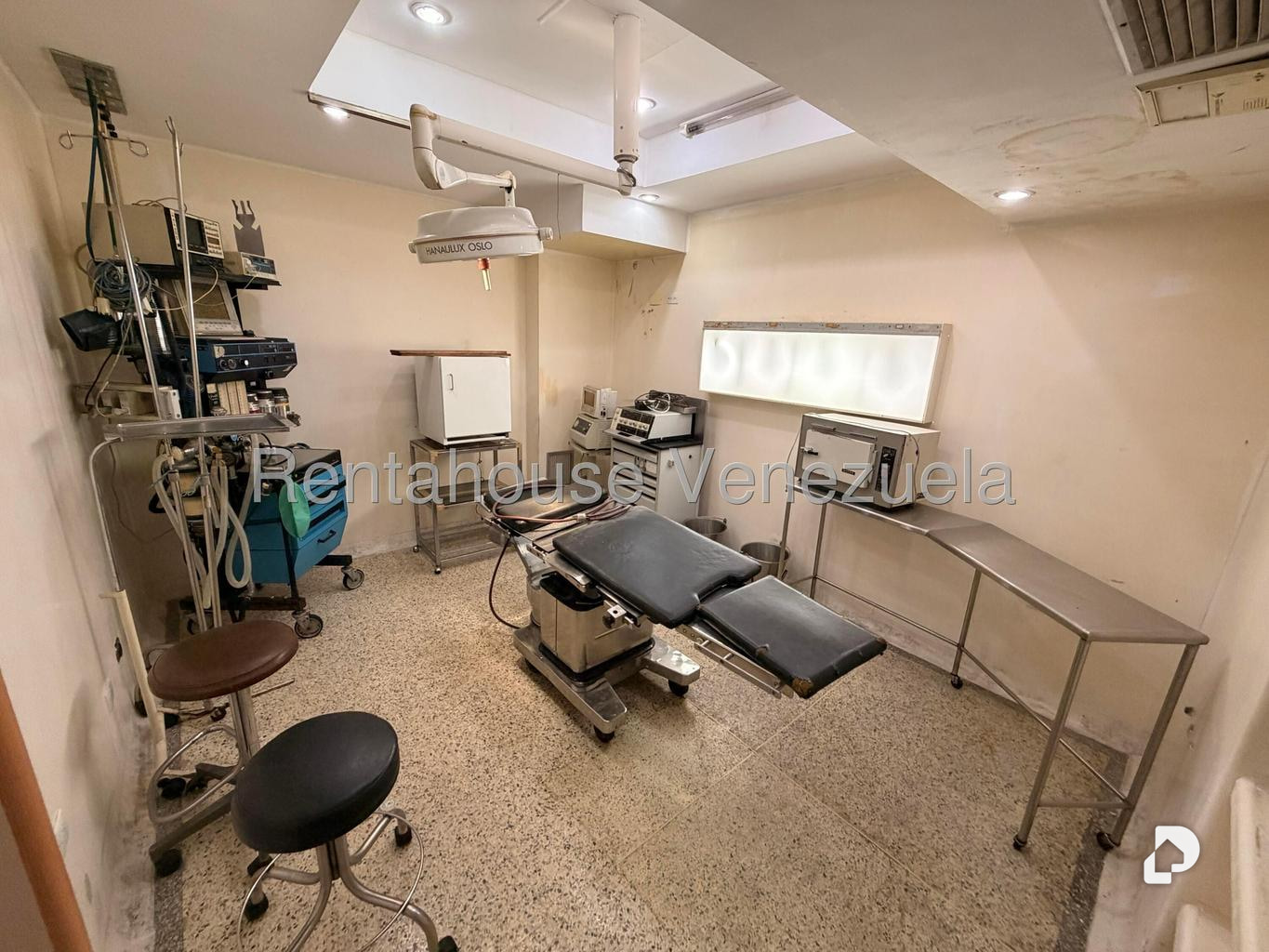 Local comercial en Bello Monte, Caracas – 12