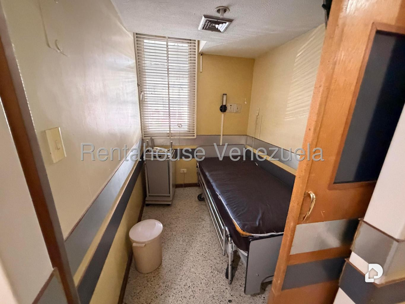 Local comercial en Bello Monte, Caracas – 26