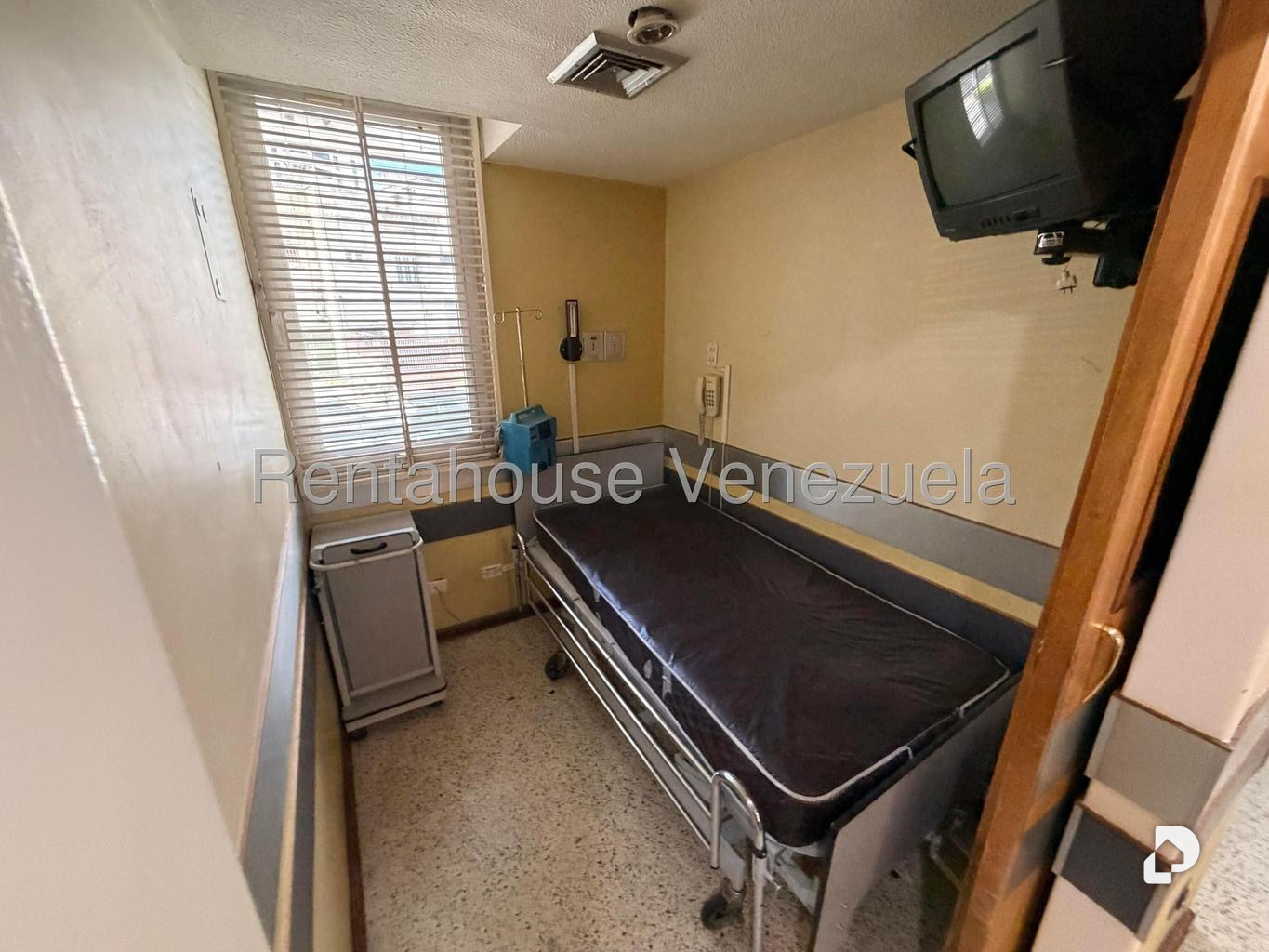 Local comercial en Bello Monte, Caracas – 11