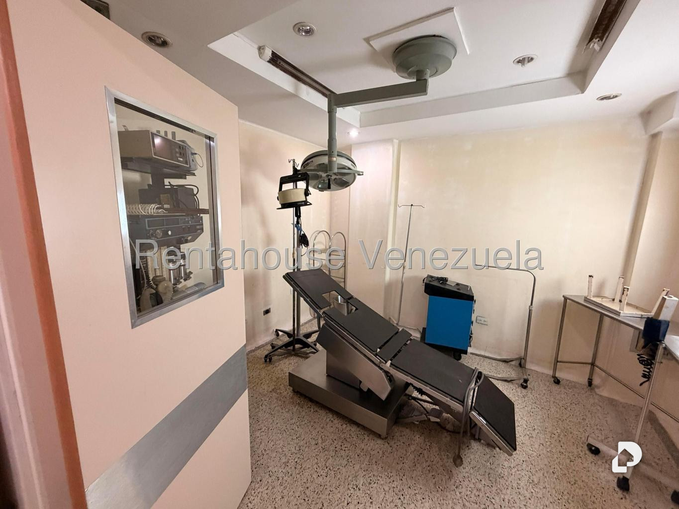 Local comercial en Bello Monte, Caracas – 18
