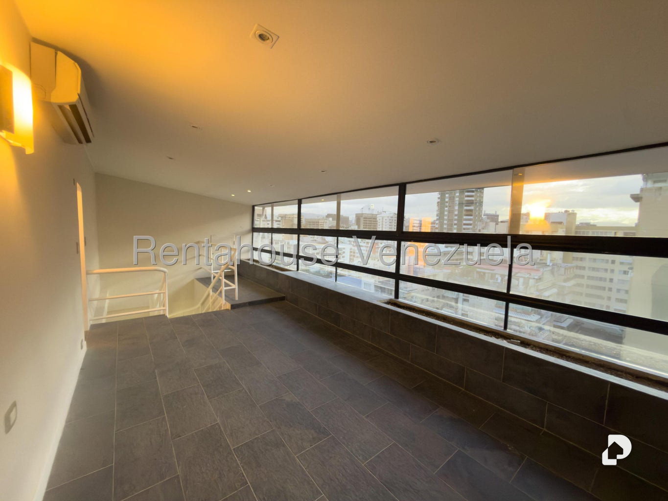 Apartamento en Los Palos Grandes, Caracas – 23
