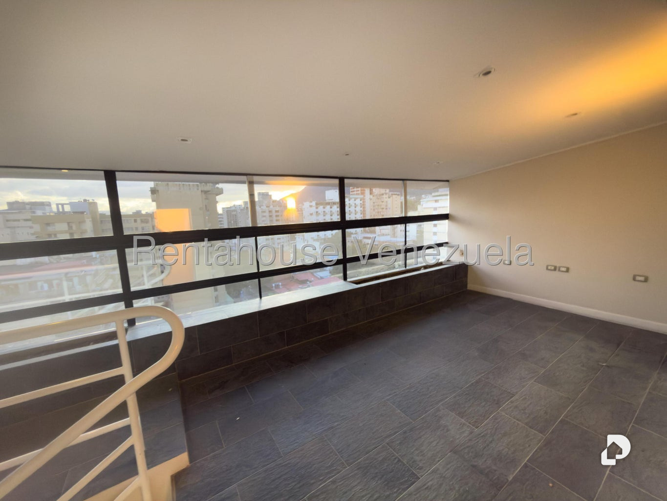 Apartamento en Los Palos Grandes, Caracas – 26