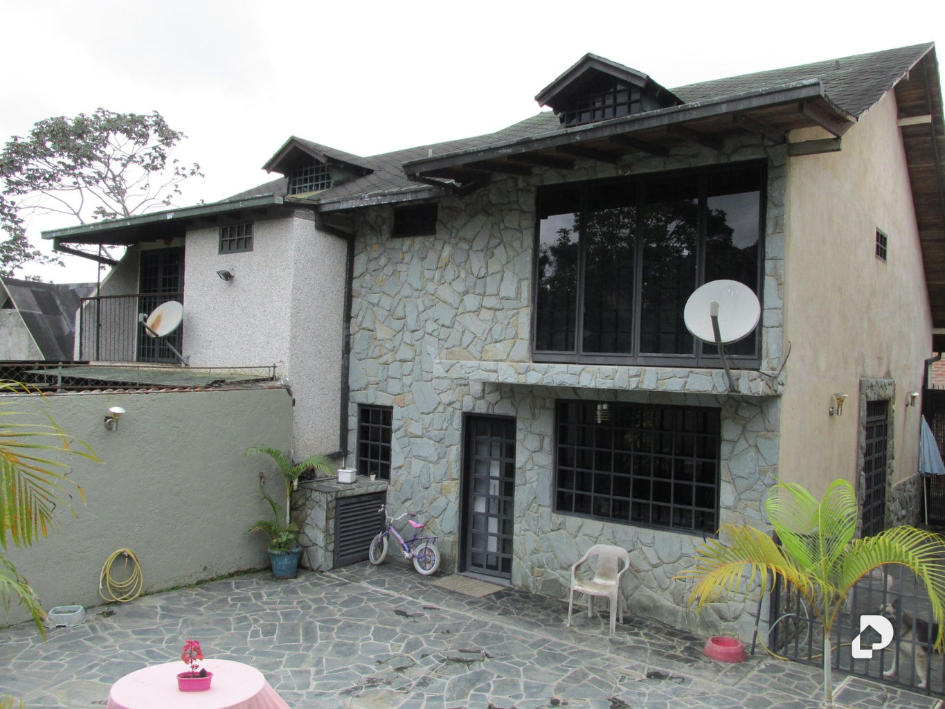 Casa en Hoyo de la Puerta, Caracas – 13