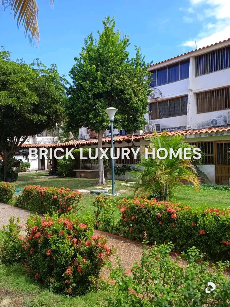 Townhouse en Complejo Turístico El Morro, Lechería – 1