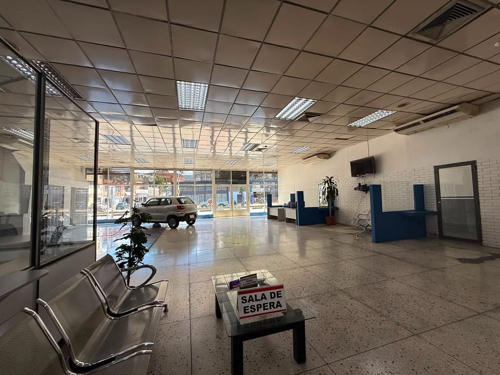 Local comercial en Parroquia Santa Rosalía, Caracas - 1