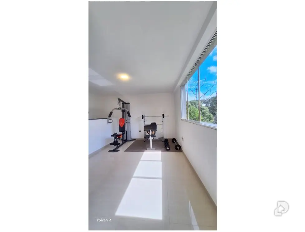 Casa en Club de Campo, Altos Mirandinos – 28