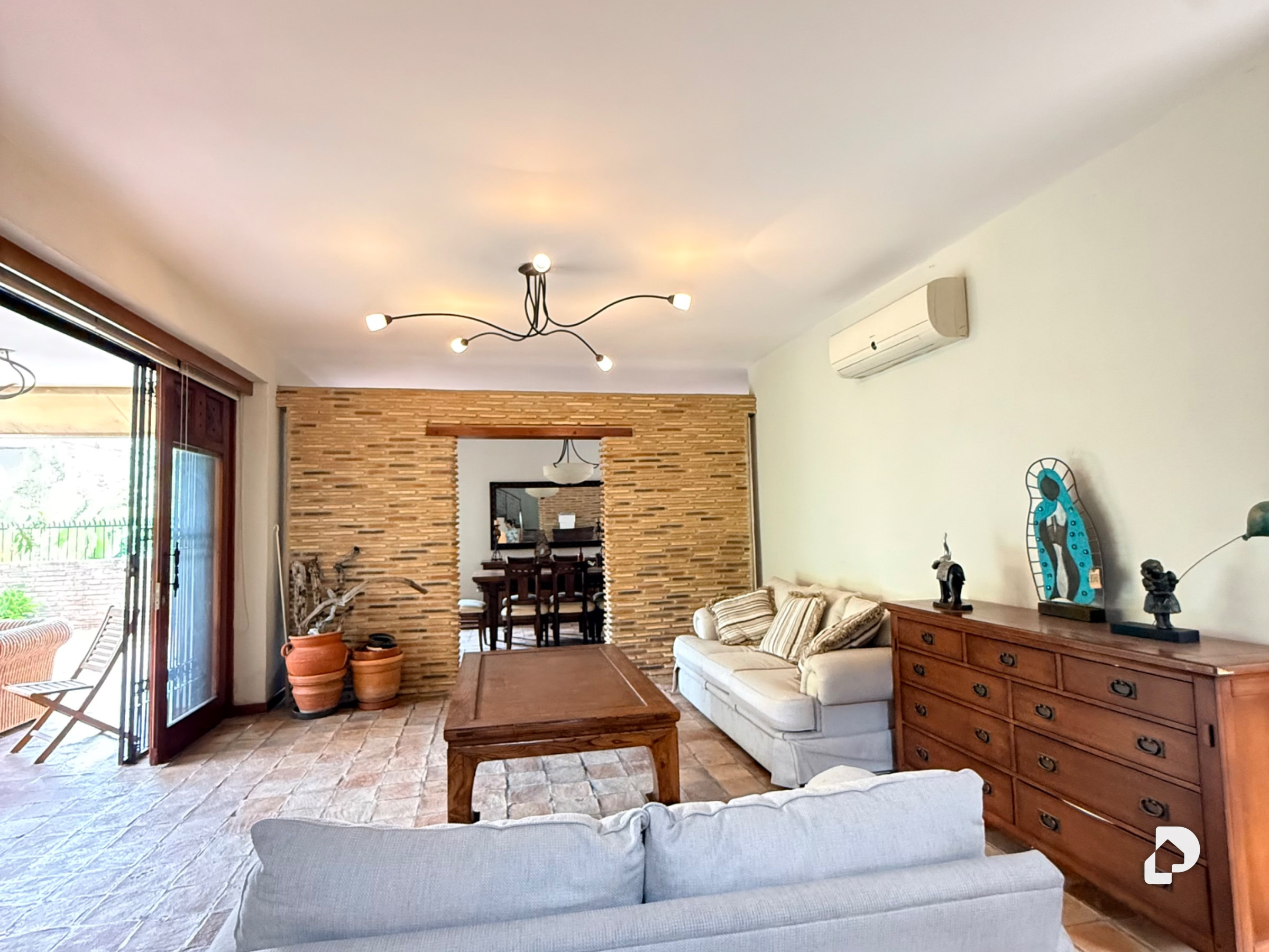 House in La Floresta, Caracas – 2