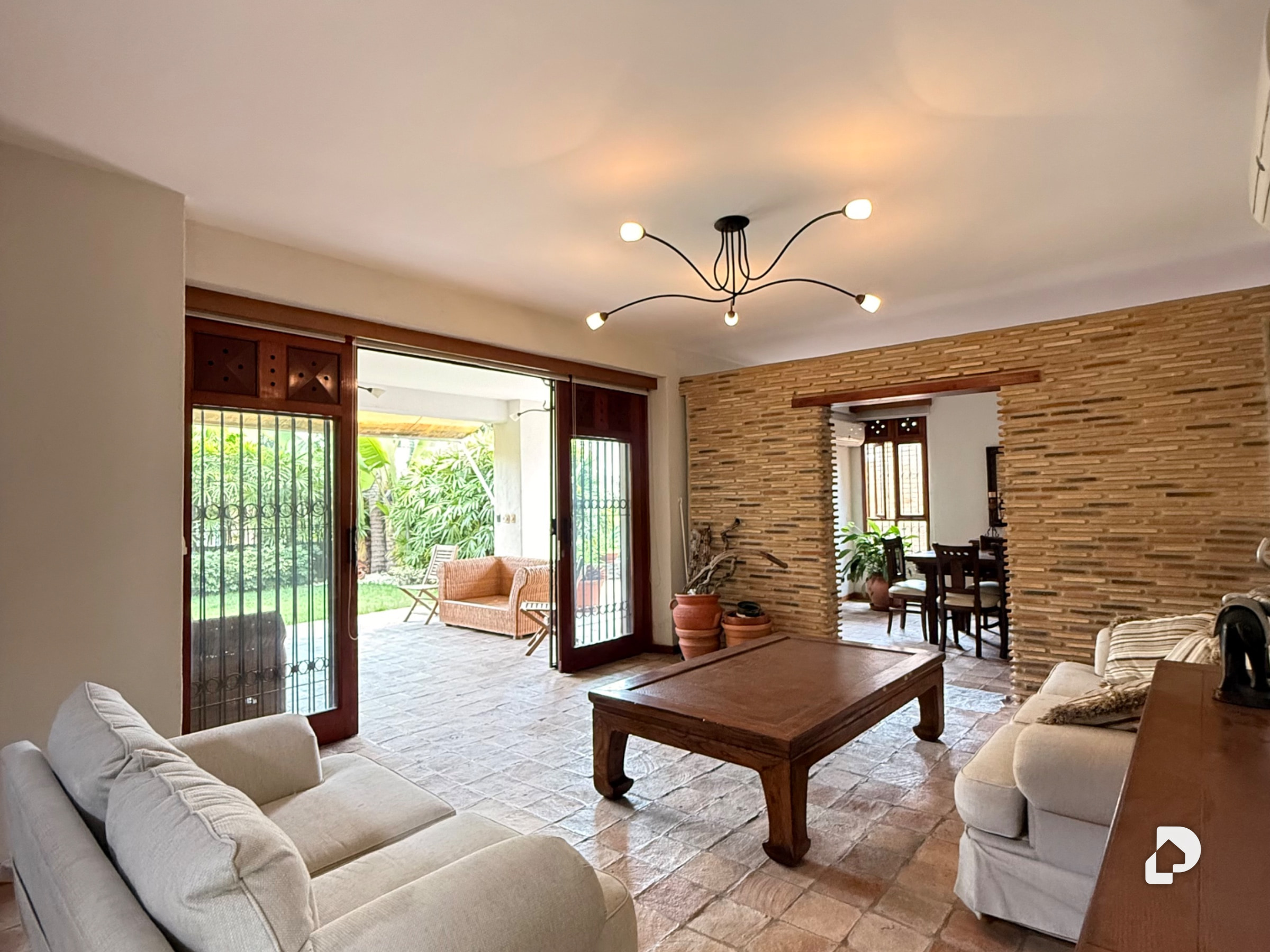 House in La Floresta, Caracas – 3