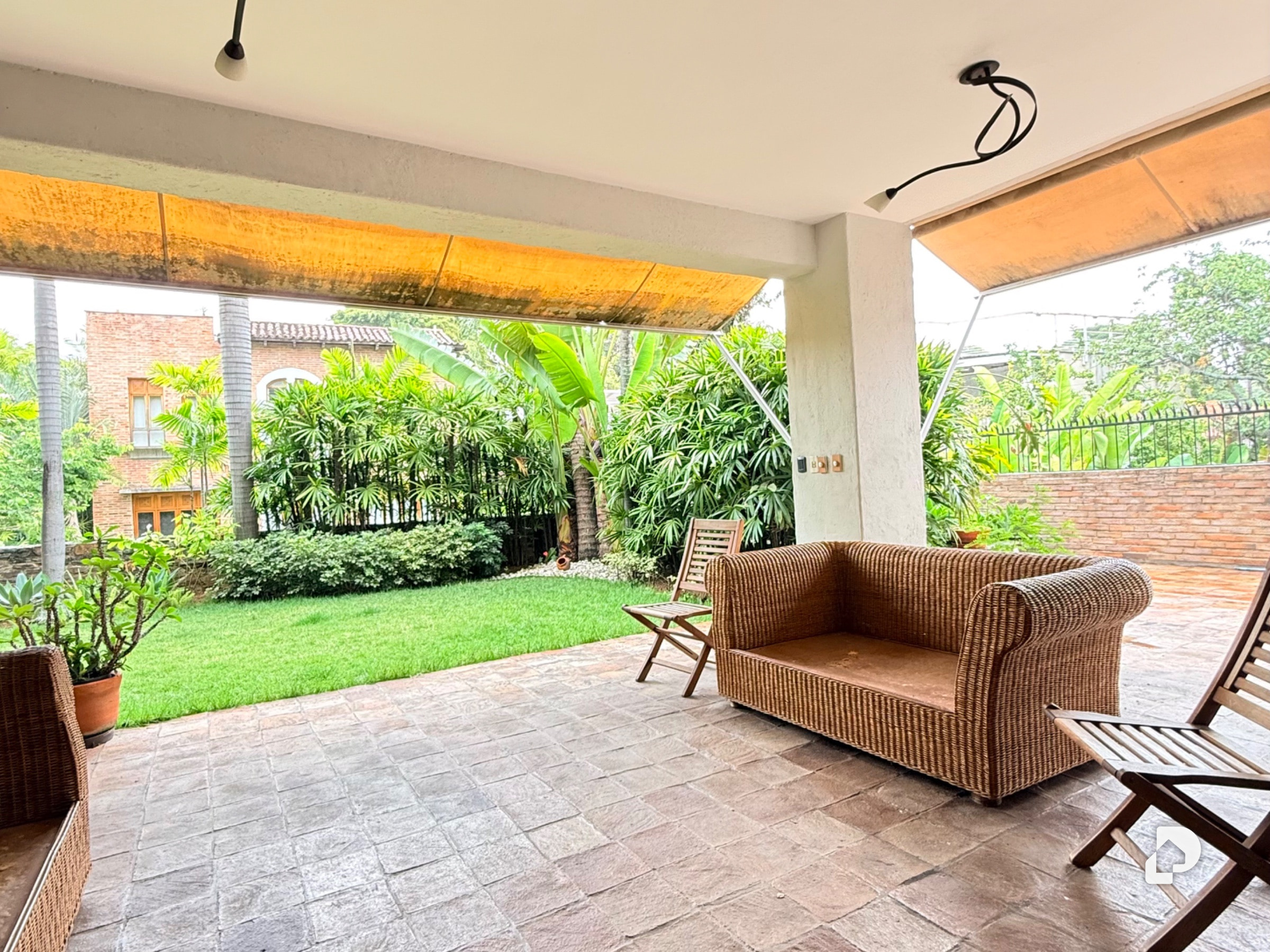 House in La Floresta, Caracas – 8