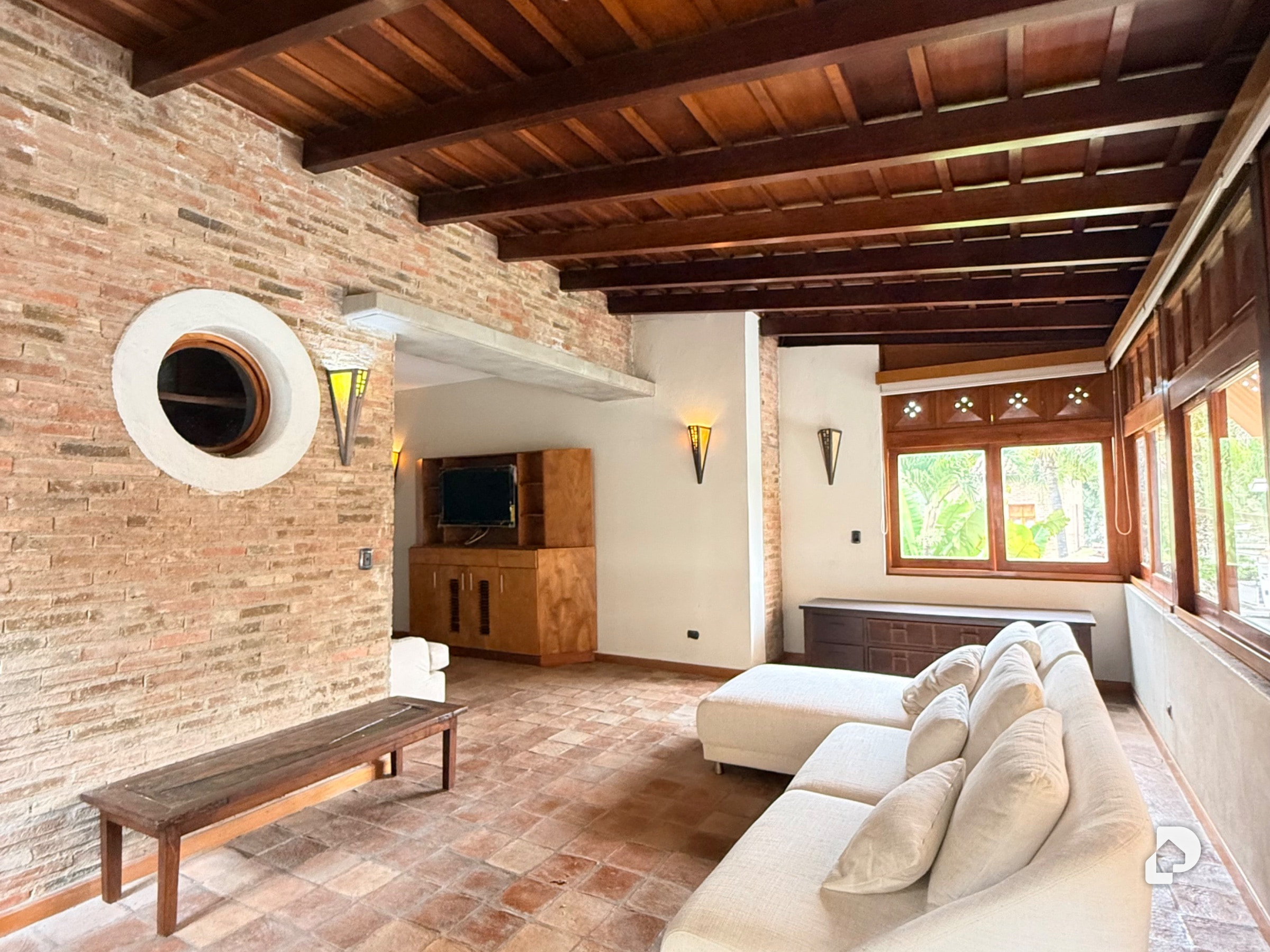 House in La Floresta, Caracas – 4