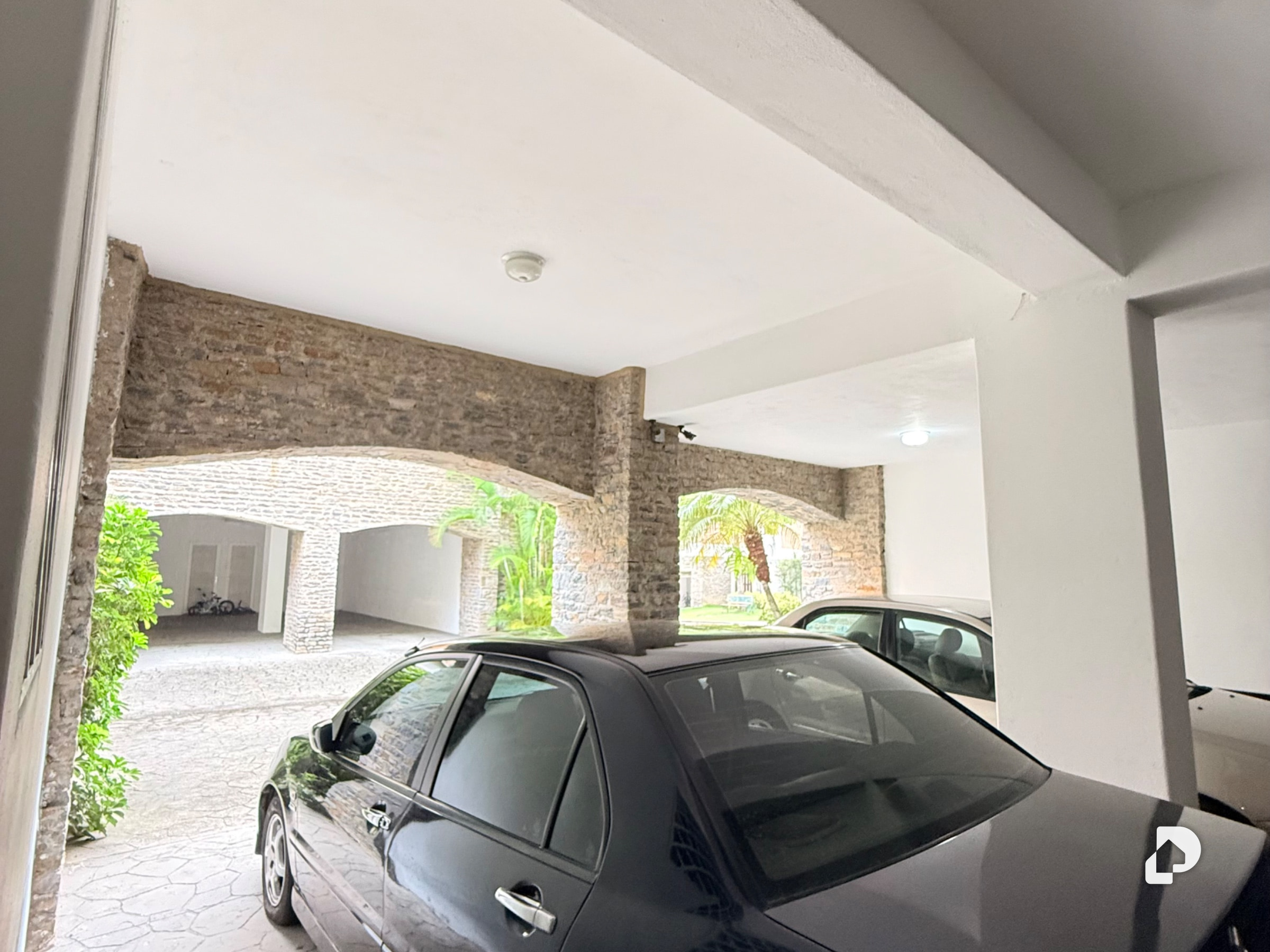House in La Floresta, Caracas – 13