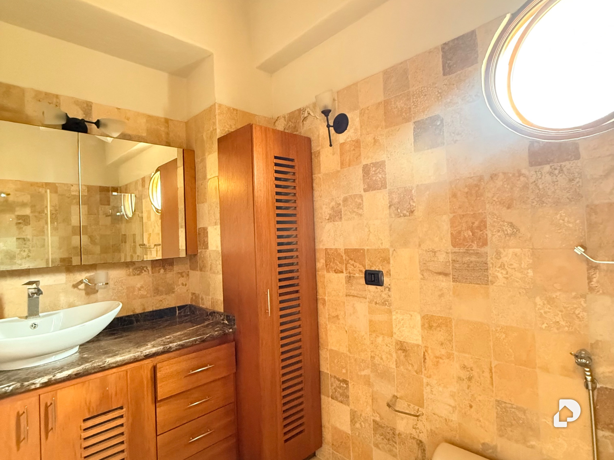 House in La Floresta, Caracas – 11