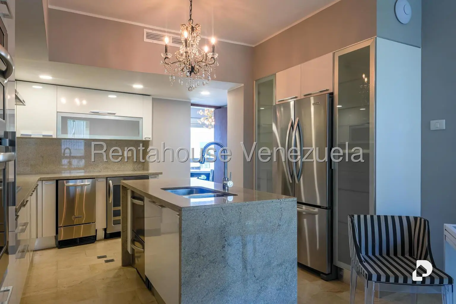 Apartamento en Las Mesetas de Santa Rosa de Lima, Caracas