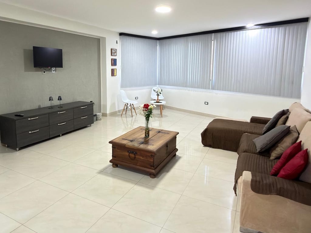 Apartamento en Residencias Dinastía, Lechería - 1