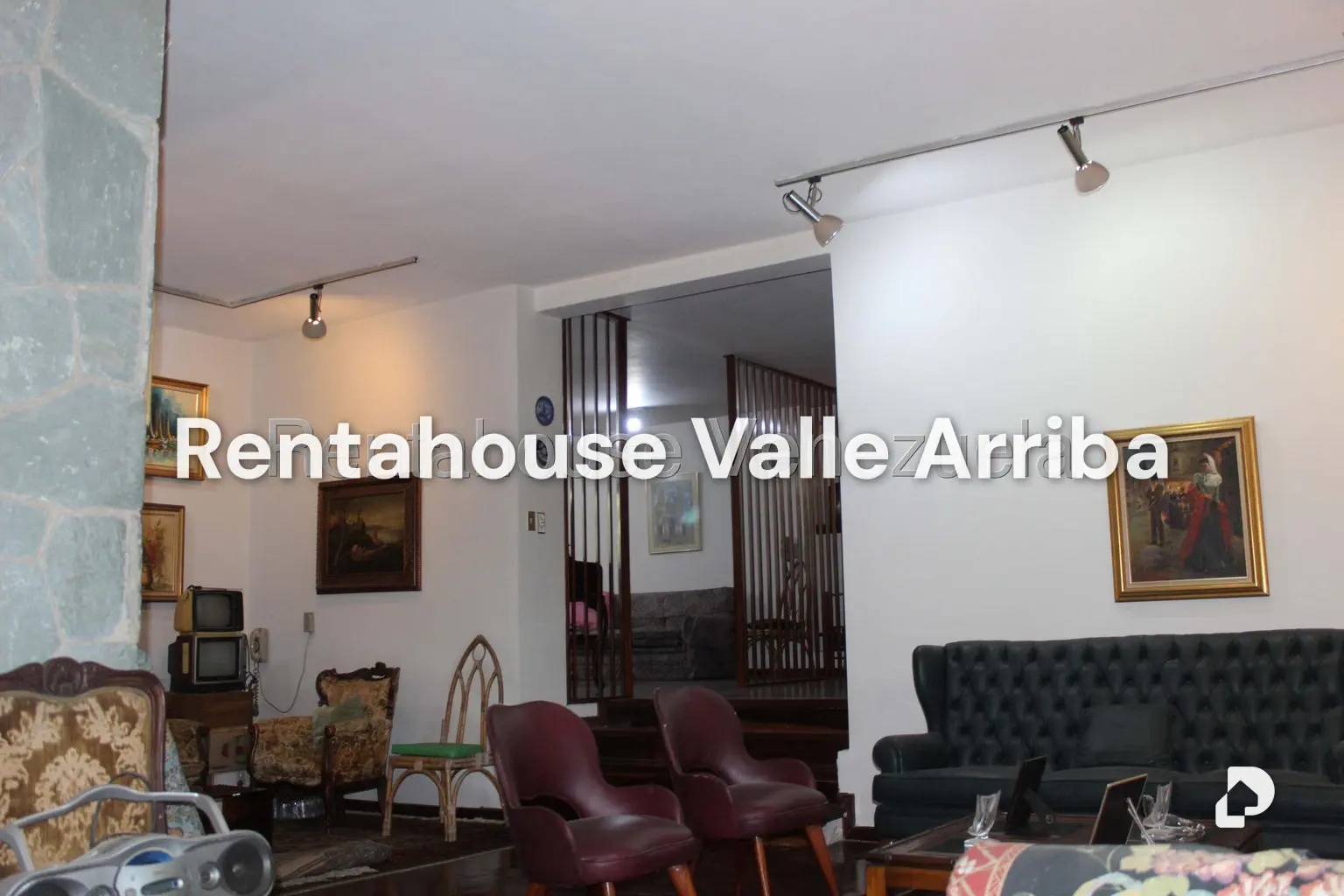 Casa en Lomas de San Rafael de La Florida, Caracas – 23