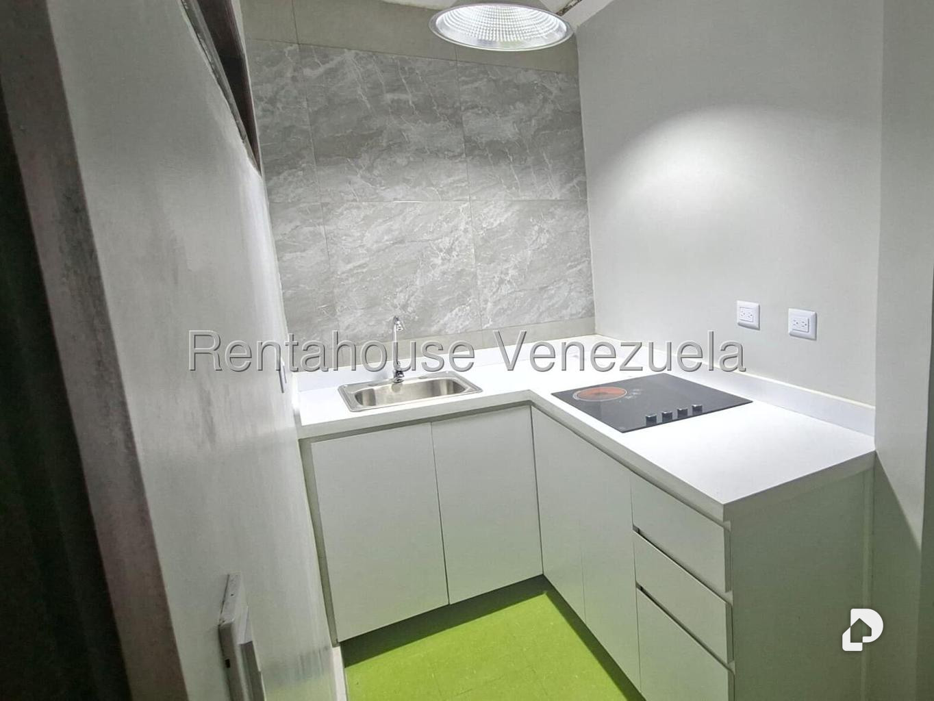 Local comercial en El Paraíso, Caracas – 18