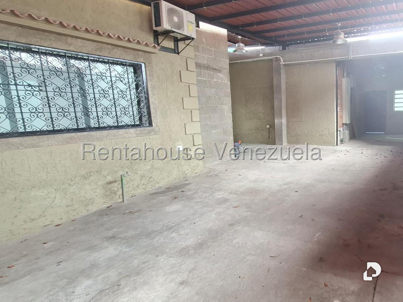 Local comercial en El Paraíso, Caracas – 21