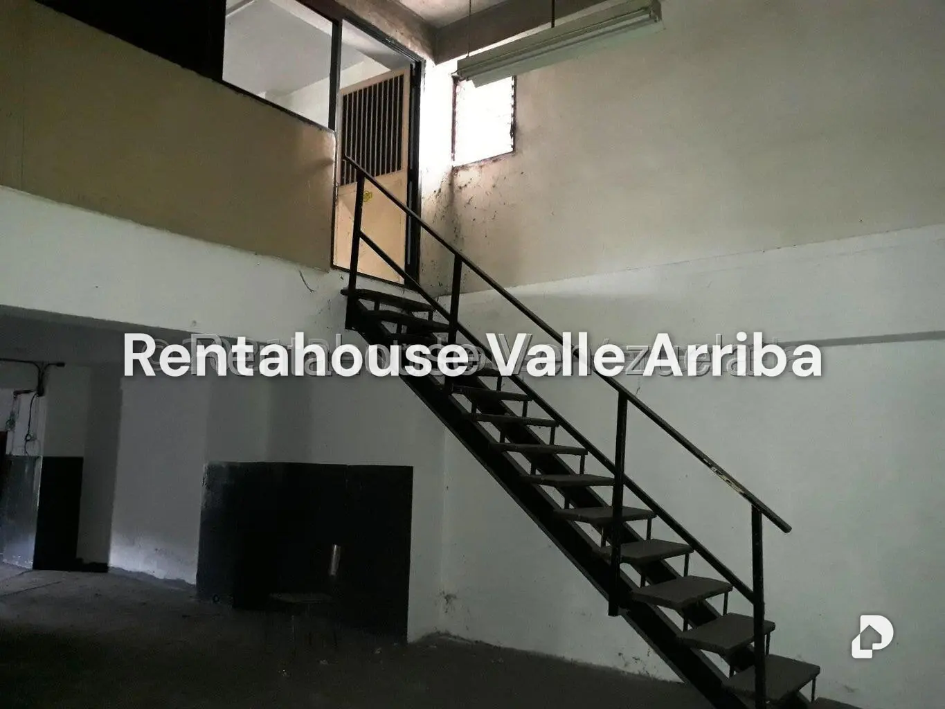 Local comercial en El Paraíso, Caracas – 18