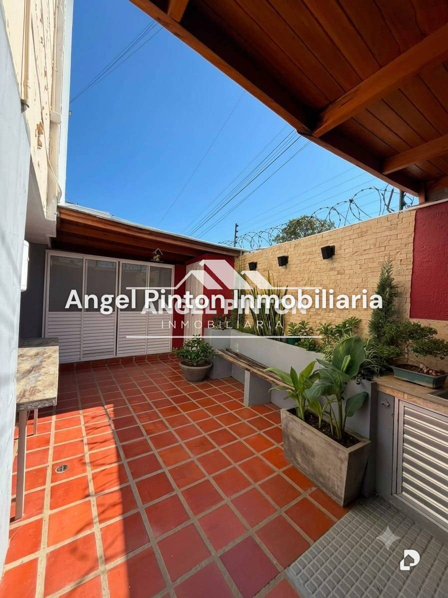 Casa en Avenida Fuerzas Armadas, Maracaibo – 17