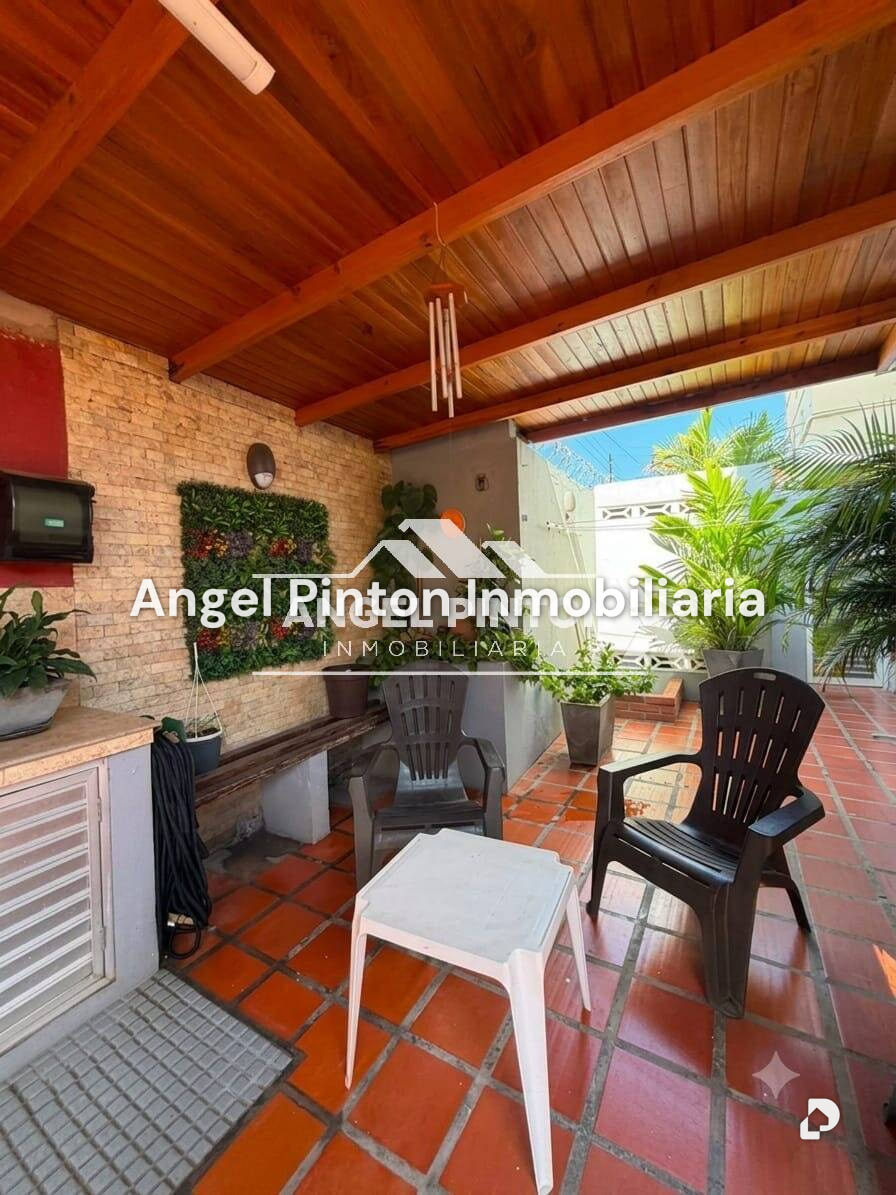 Casa en Avenida Fuerzas Armadas, Maracaibo – 14