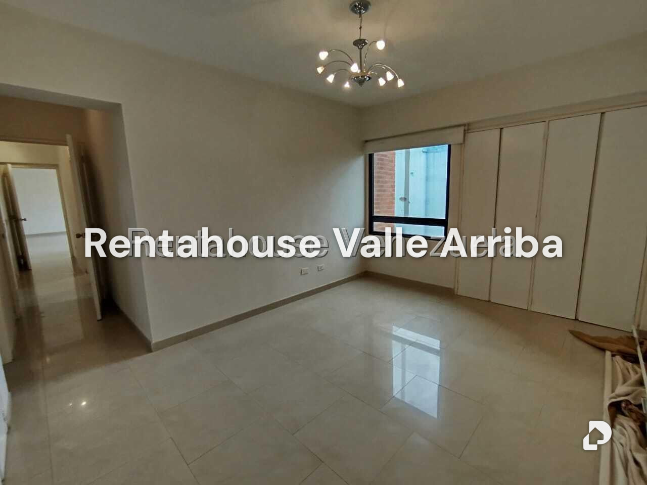 Apartamento en Las Esmeraldas, Caracas – 18