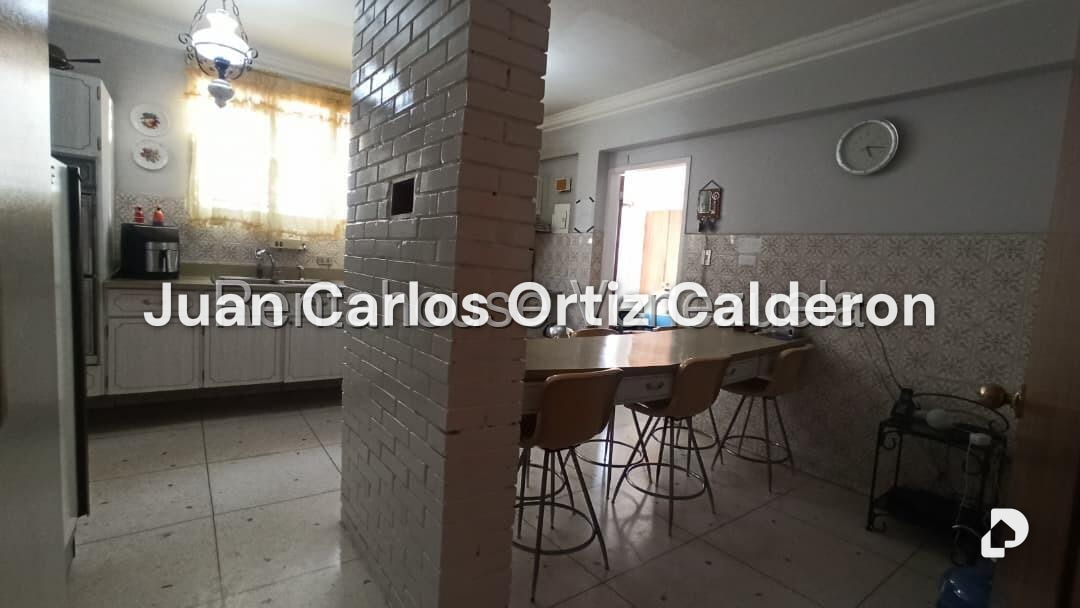 Casa en La Trinidad, Caracas – 12