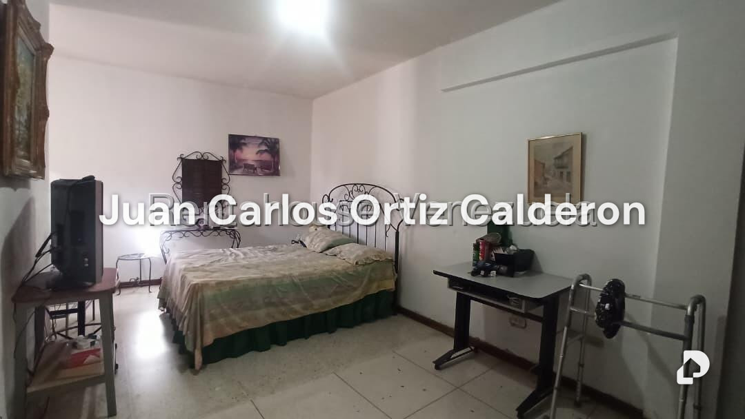 Casa en La Trinidad, Caracas – 17