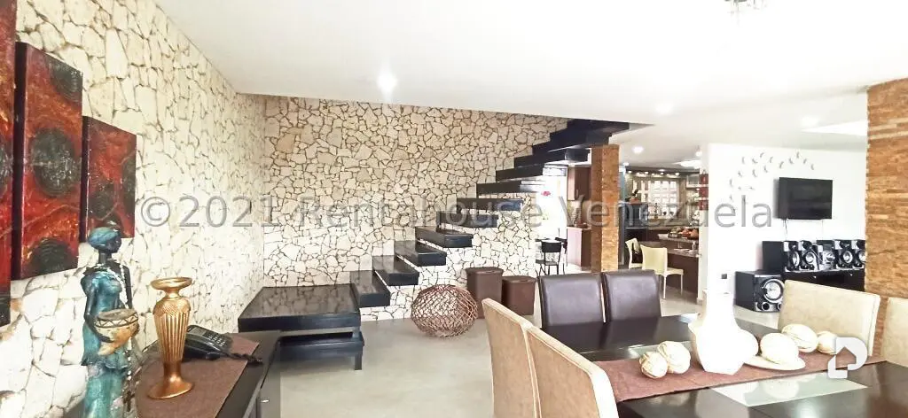 Casa en Oripoto, Caracas – 29
