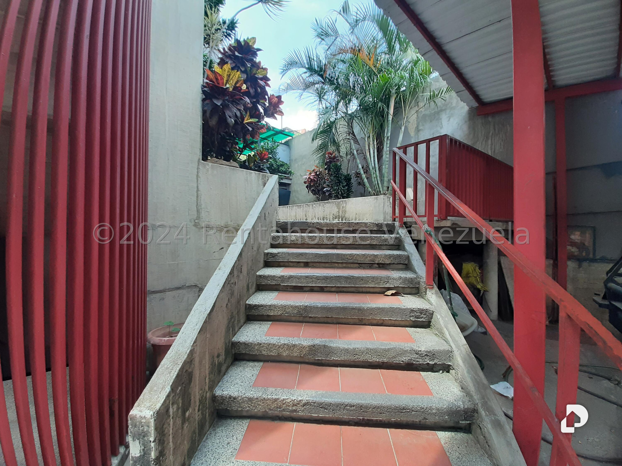 Edificio en Palo Verde, Caracas – 2
