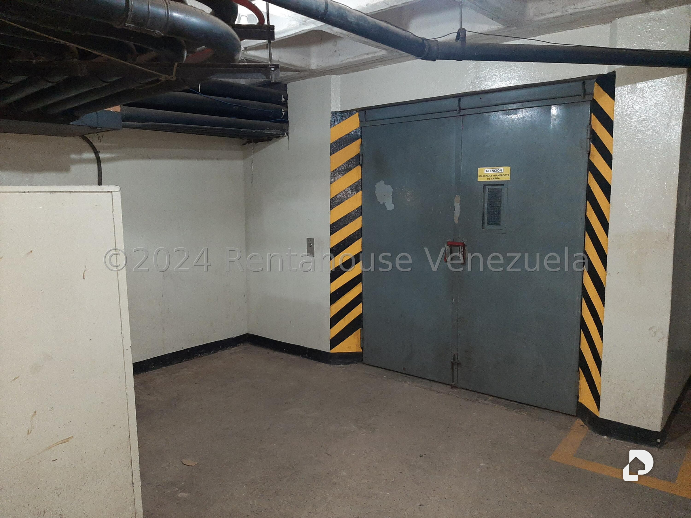 Edificio en Palo Verde, Caracas – 14